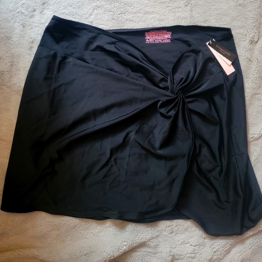 NWT XL/XXL Victoria's Secret Sarong bikini cover. 👙
